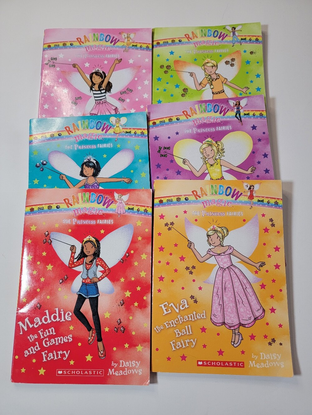 (6) Book Lot #6 Rainbow Magic The Princess Fairies (Includes 2-7 in Series)